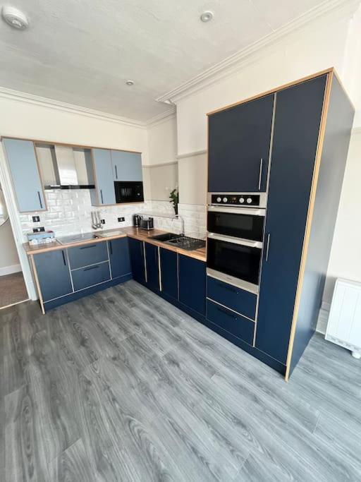 Stunning 2 Bedroom Ground Floor Sea View Apartment Rhos-on-Sea Exterior photo