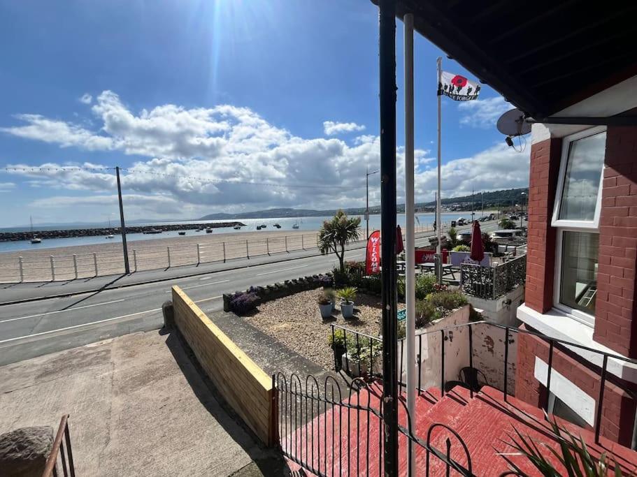 Stunning 2 Bedroom Ground Floor Sea View Apartment Rhos-on-Sea Exterior photo