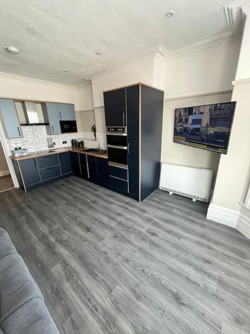 Stunning 2 Bedroom Ground Floor Sea View Apartment Rhos-on-Sea Exterior photo